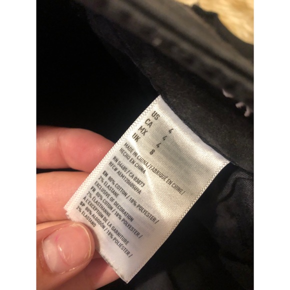 Black super soft and stretchy American Eagle short - Picture 3 of 3